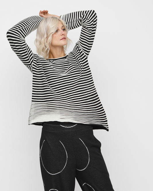 Ozai N Ku Magnitis Sweater, Stripes