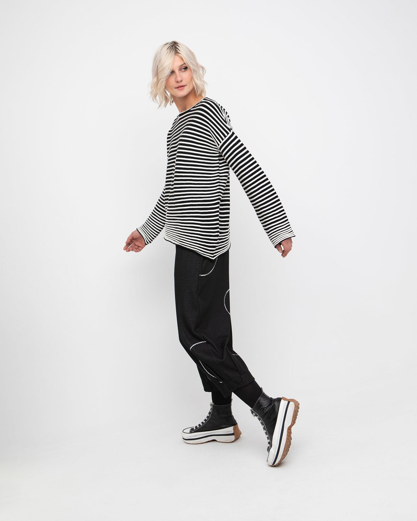 Ozai N Ku Magnitis Sweater, Stripes